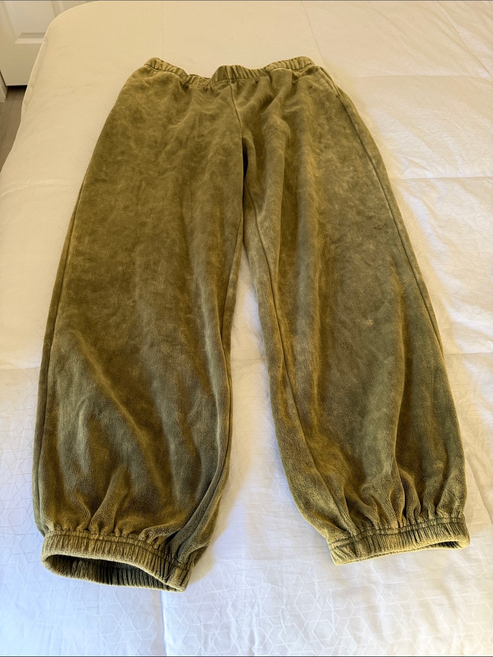 Double Zero Ladies Olive Velour Jogger and crop hoodie. Pants are calf length